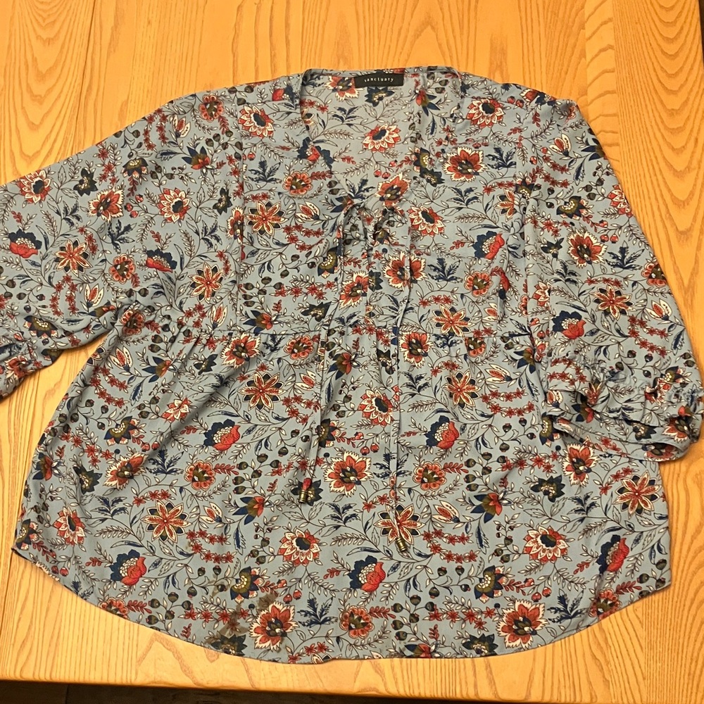 Boho womenEmpire waist/3/4 sleeves with ruffles Size Large Blue Floral Blouse -